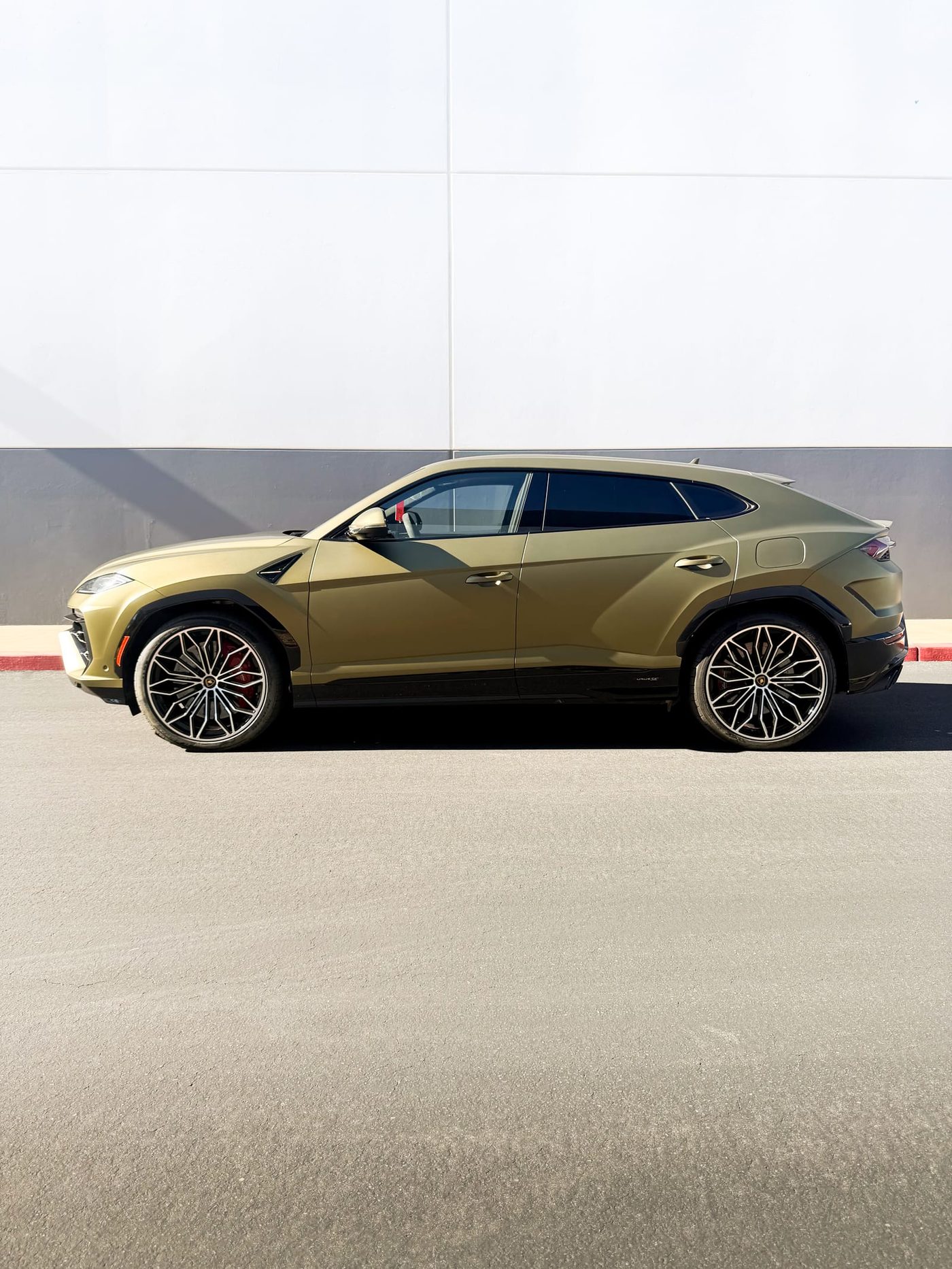 Lamborghini Urus In Matte Green Color Ppf